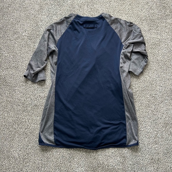 NY Yankees Athletic Shirt - Picture 5 of 6